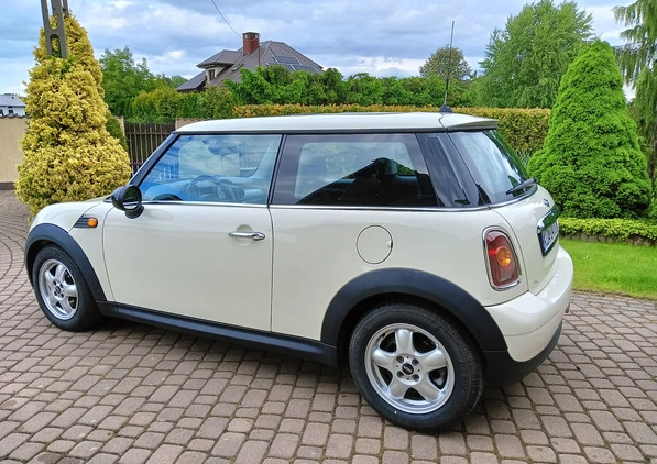 MINI ONE cena 21500 przebieg: 145500, rok produkcji 2010 z Izbica Kujawska małe 232